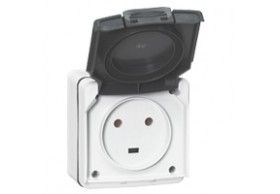 091655 Legrand Prise 2P+T 20A Plexo 55
