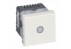 077015 Legrand Mosaic Energy saving switch white