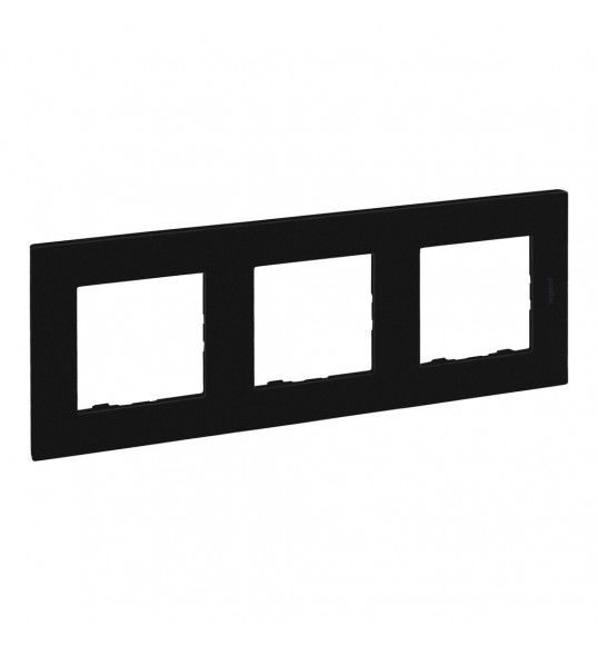 864573 Niloe step 3 gang cover plate black