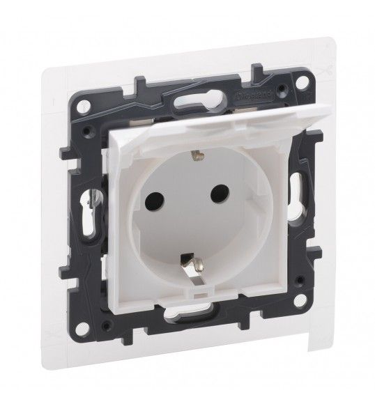 864139 NL-STEP TOMADA IP44 2P+T SCHUK