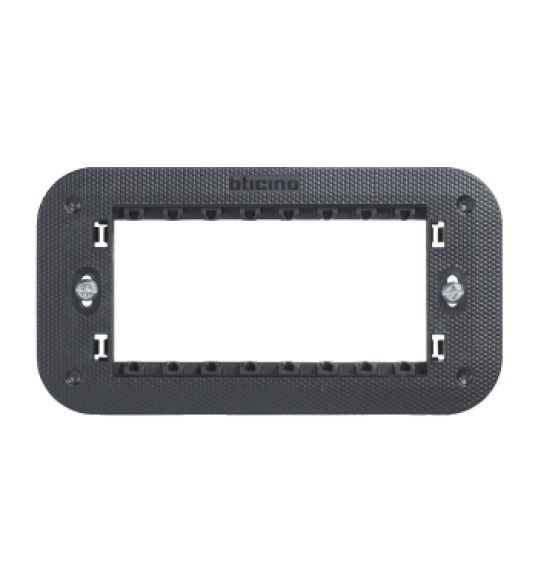 K4704 Living Now Supporto 4 moduli fornito con valva di protezione