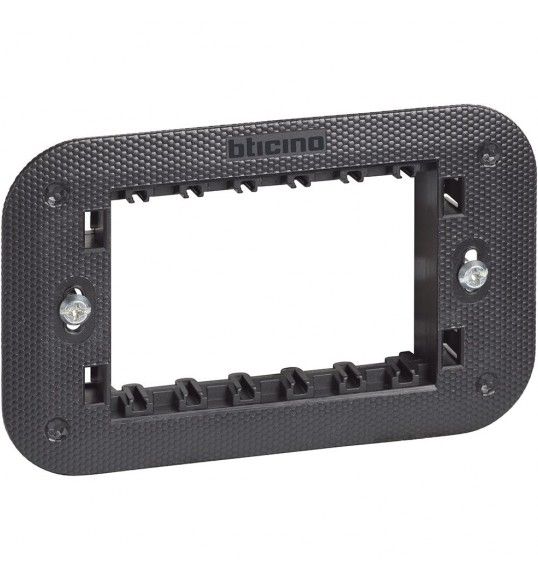 K4703 Soporte de tornillos para placas Living Now 3 mdulos