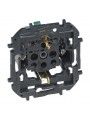 864020B Niloe step 2P+E schuko socket with auto terminals