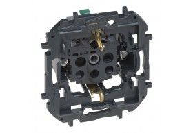 864020B Niloe step 2P+E schuko socket with auto terminals